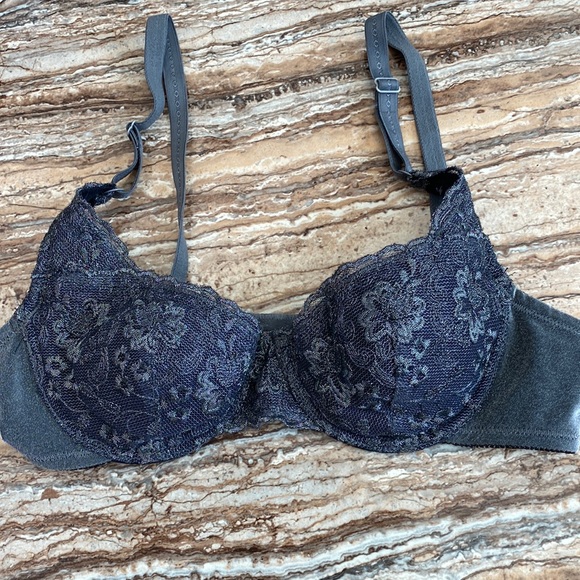 Fashion ladies bra in size 34A. Pewter/silver colouring with lace overlay. - Picture 1 of 8